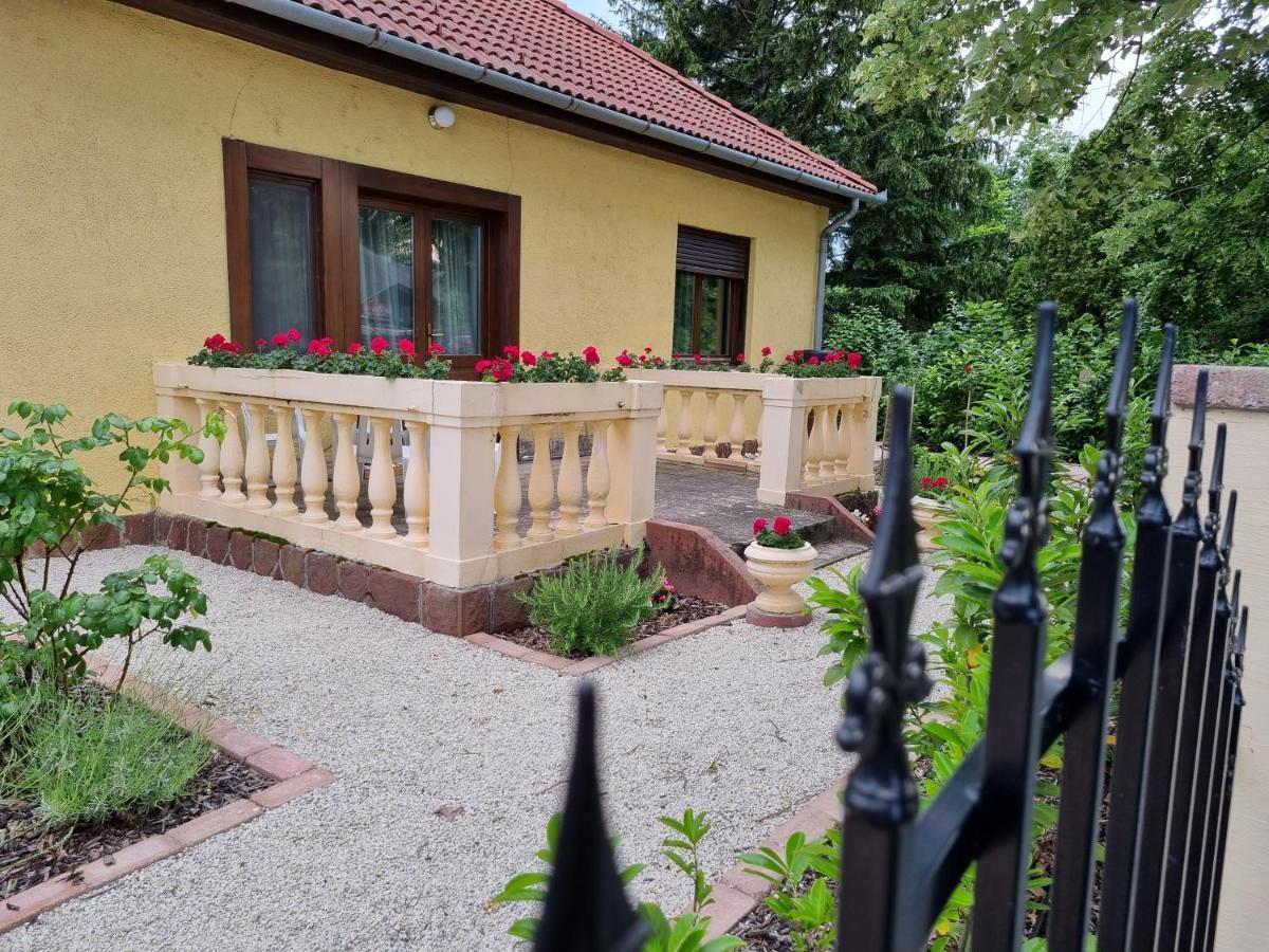 Muskatlis Haz Appartement Balatonlelle Buitenkant foto