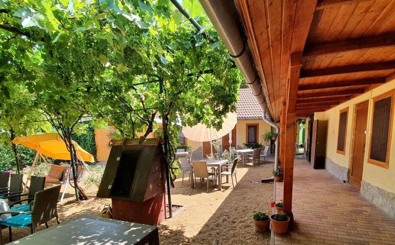 Muskatlis Haz Appartement Balatonlelle Buitenkant foto